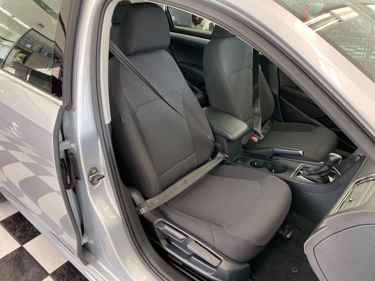 2017 Volkswagen Passat Trendline+ApplePlay+Camera+A/C+CLEAN CARFAX - Photo #23