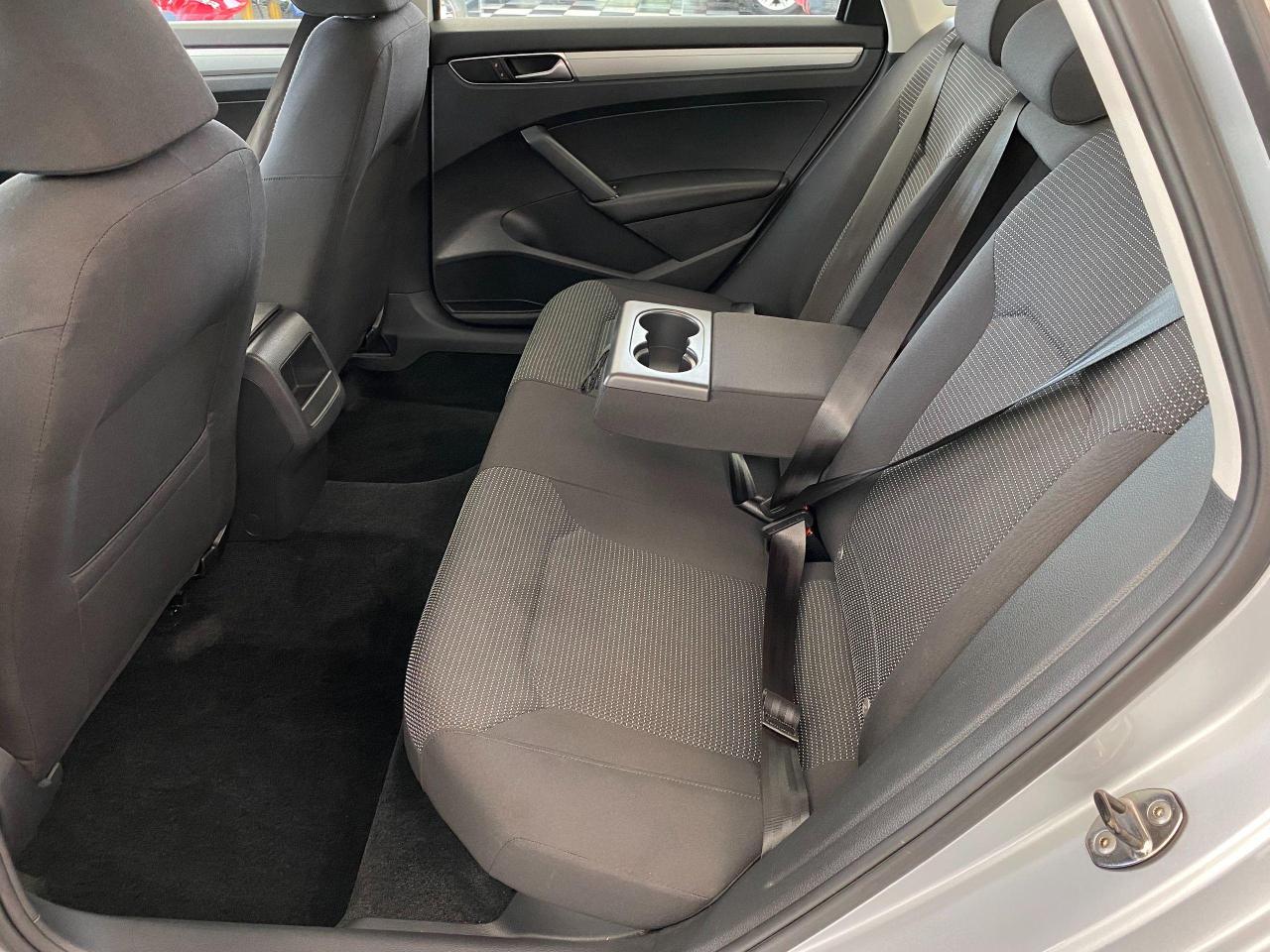 2017 Volkswagen Passat Trendline+ApplePlay+Camera+A/C+CLEAN CARFAX - Photo #24