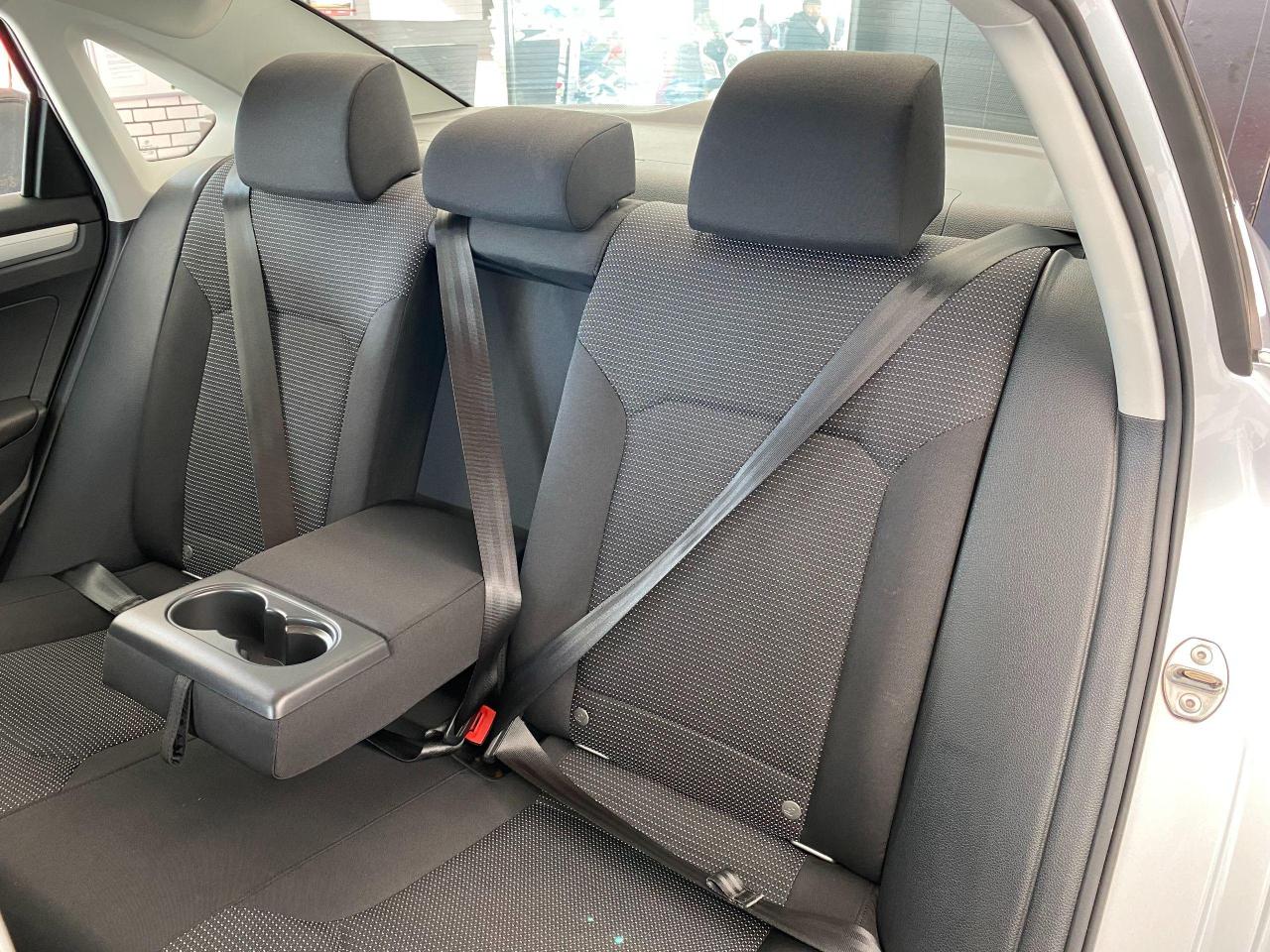2017 Volkswagen Passat Trendline+ApplePlay+Camera+A/C+CLEAN CARFAX - Photo #25