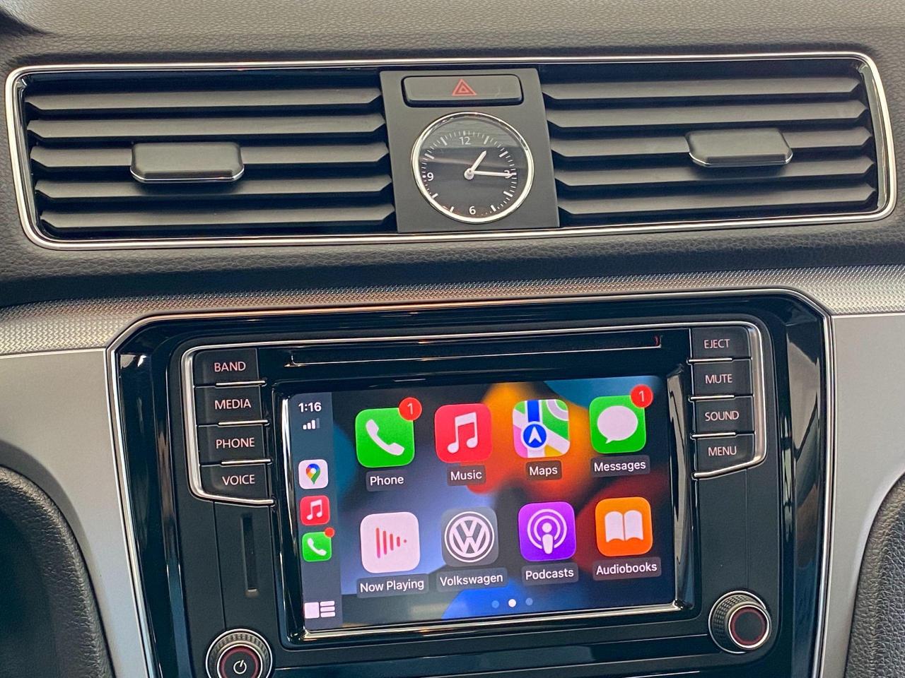 2017 Volkswagen Passat Trendline+ApplePlay+Camera+A/C+CLEAN CARFAX - Photo #29