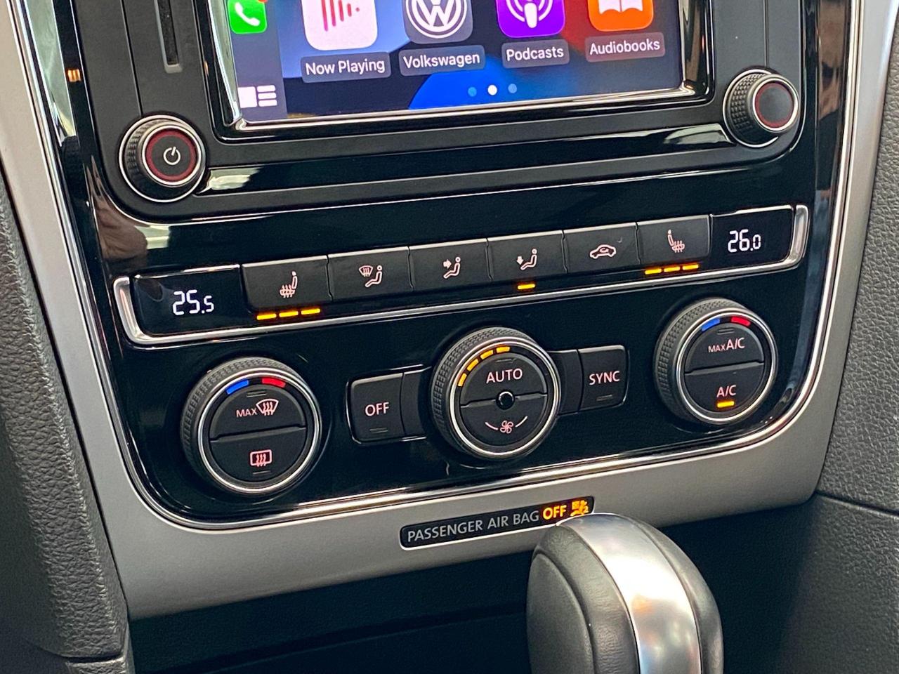 2017 Volkswagen Passat Trendline+ApplePlay+Camera+A/C+CLEAN CARFAX - Photo #36