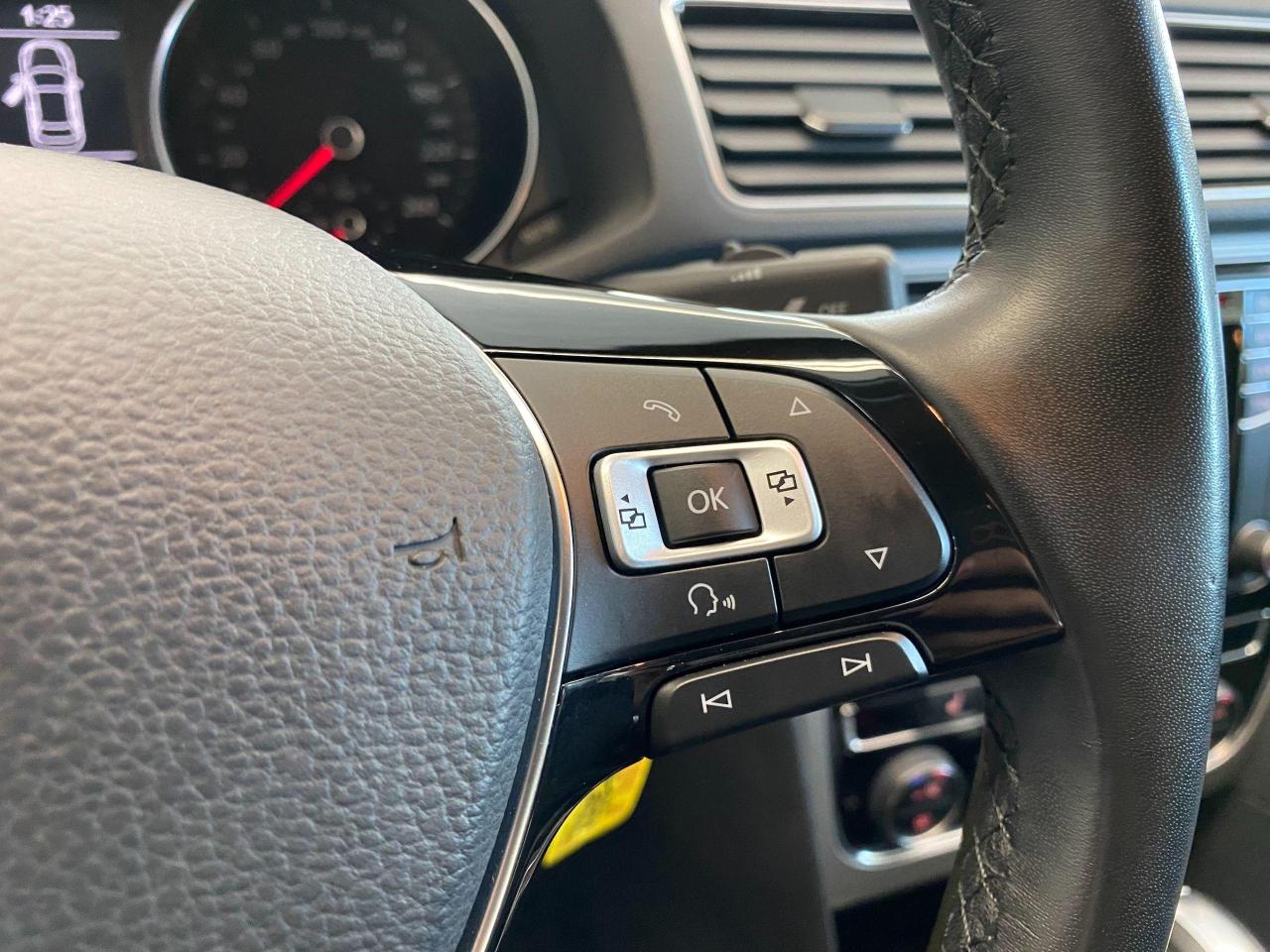 2017 Volkswagen Passat Trendline+ApplePlay+Camera+A/C+CLEAN CARFAX - Photo #50