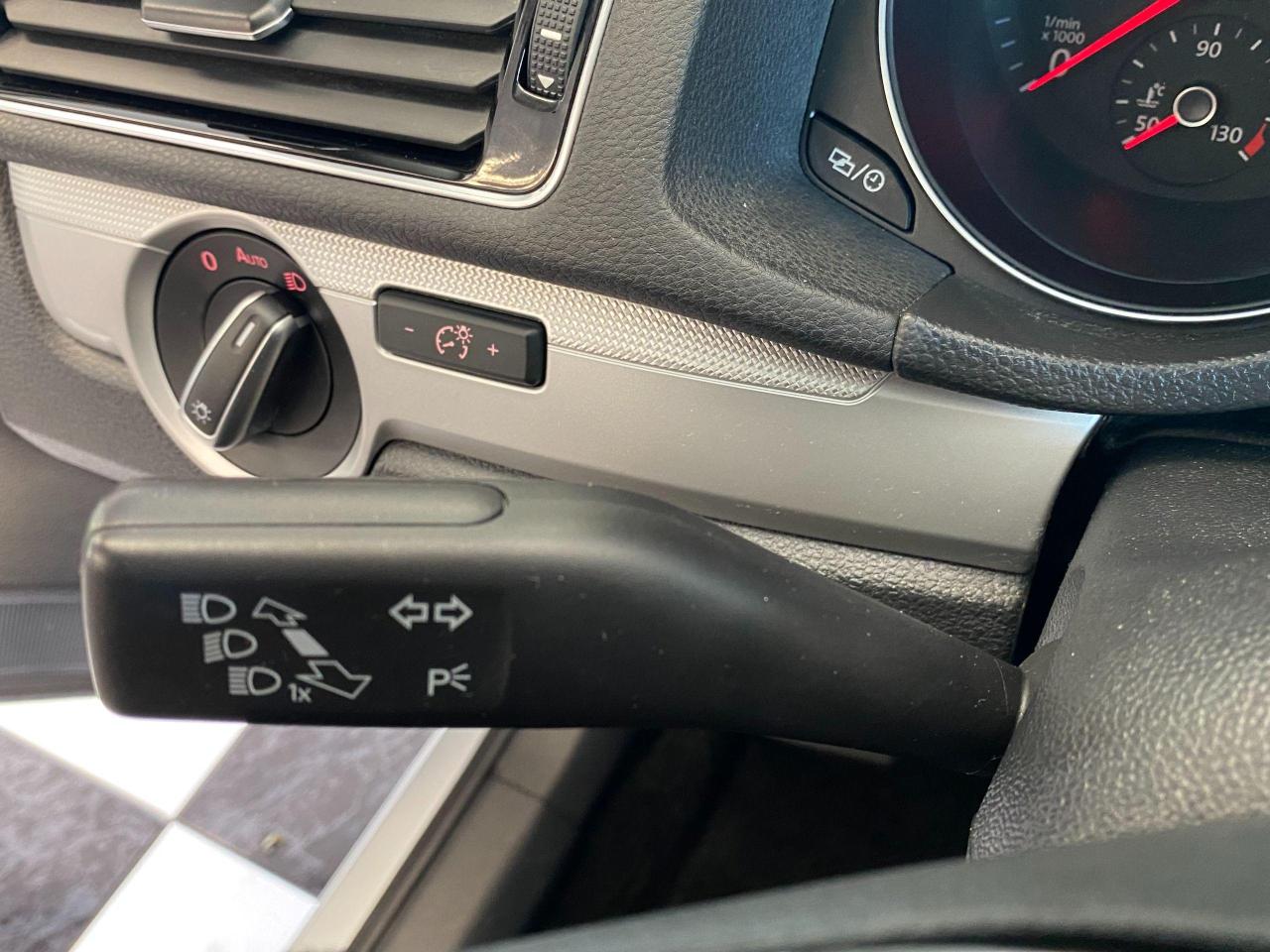 2017 Volkswagen Passat Trendline+ApplePlay+Camera+A/C+CLEAN CARFAX - Photo #53