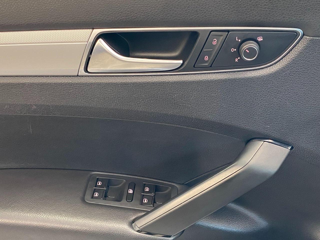 2017 Volkswagen Passat Trendline+ApplePlay+Camera+A/C+CLEAN CARFAX - Photo #55