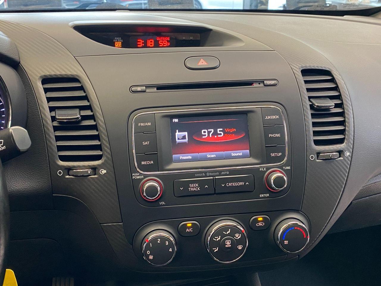 2015 Kia Forte EX+Camera+Heated Seats+A/C+CLEAN CARFAX - Photo #10
