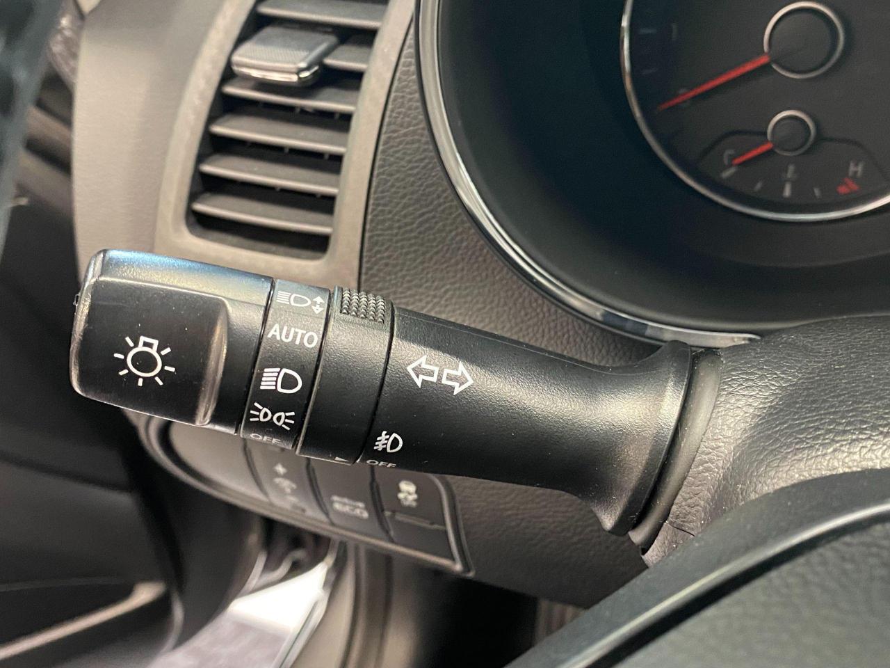 2015 Kia Forte EX+Camera+Heated Seats+A/C+CLEAN CARFAX - Photo #53