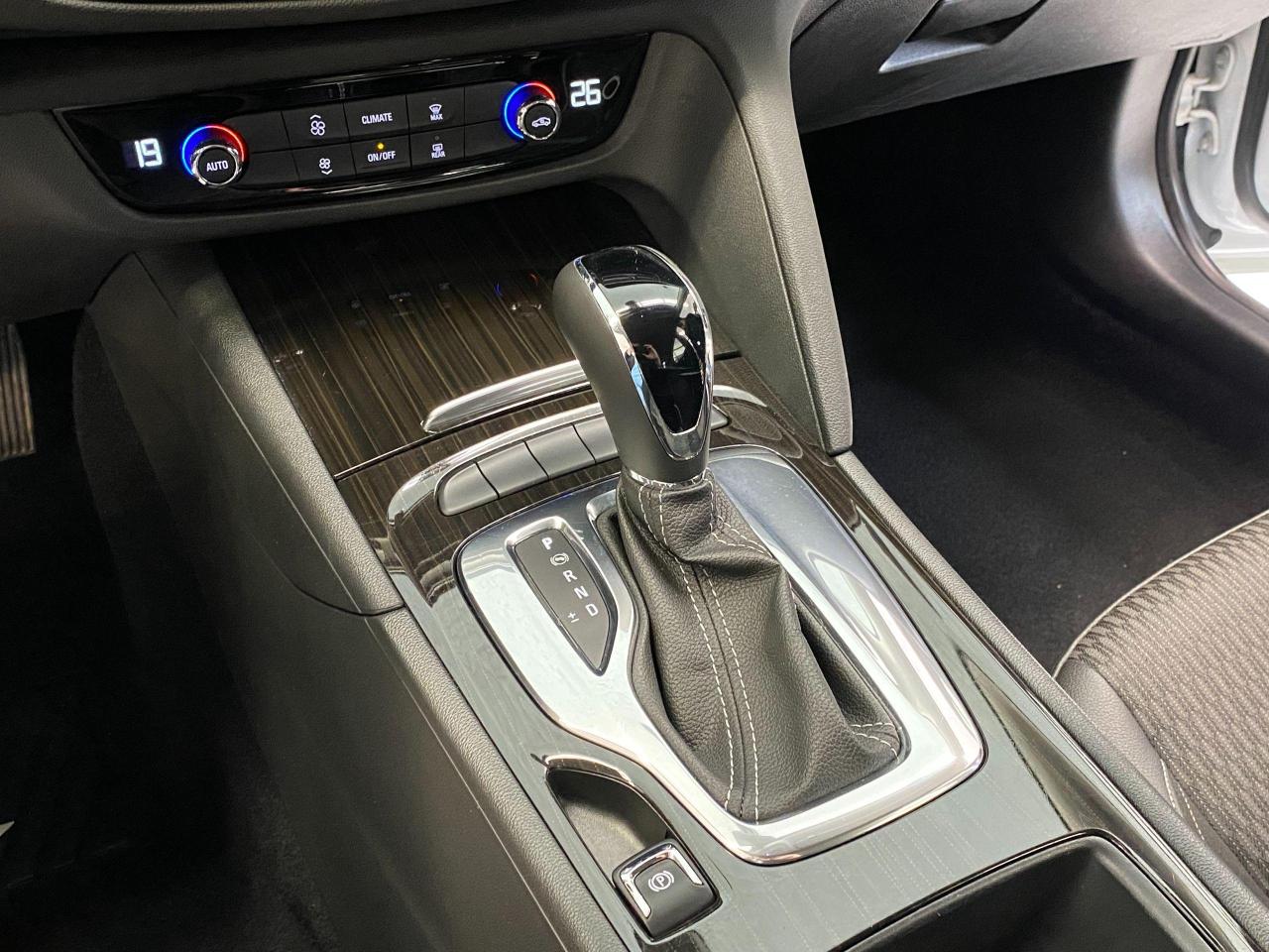 2019 Buick Regal Preferred II+ApplePlay+HeatedSteering+CLEAN CARFAX Photo40