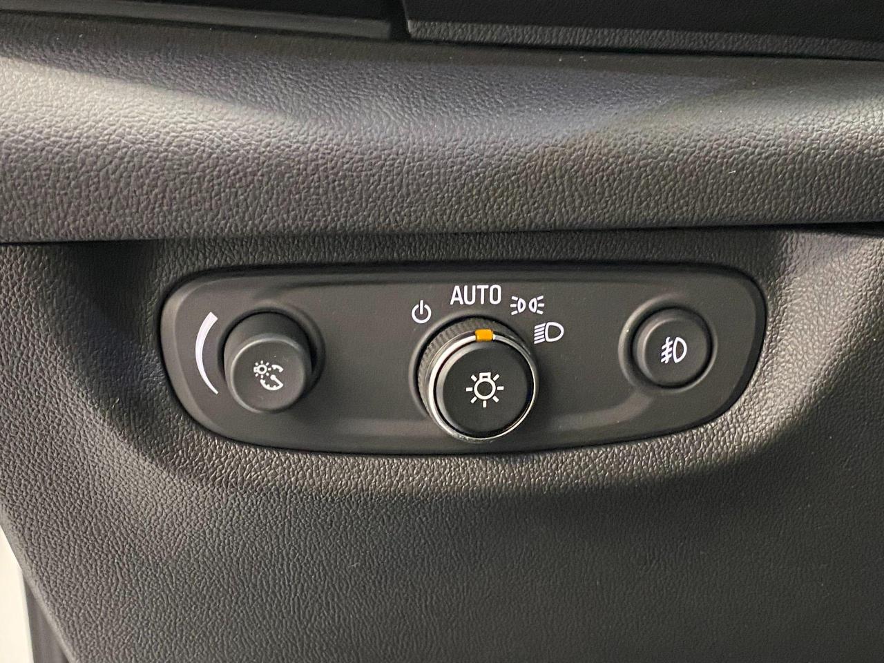 2019 Buick Regal Preferred II+ApplePlay+HeatedSteering+CLEAN CARFAX Photo58