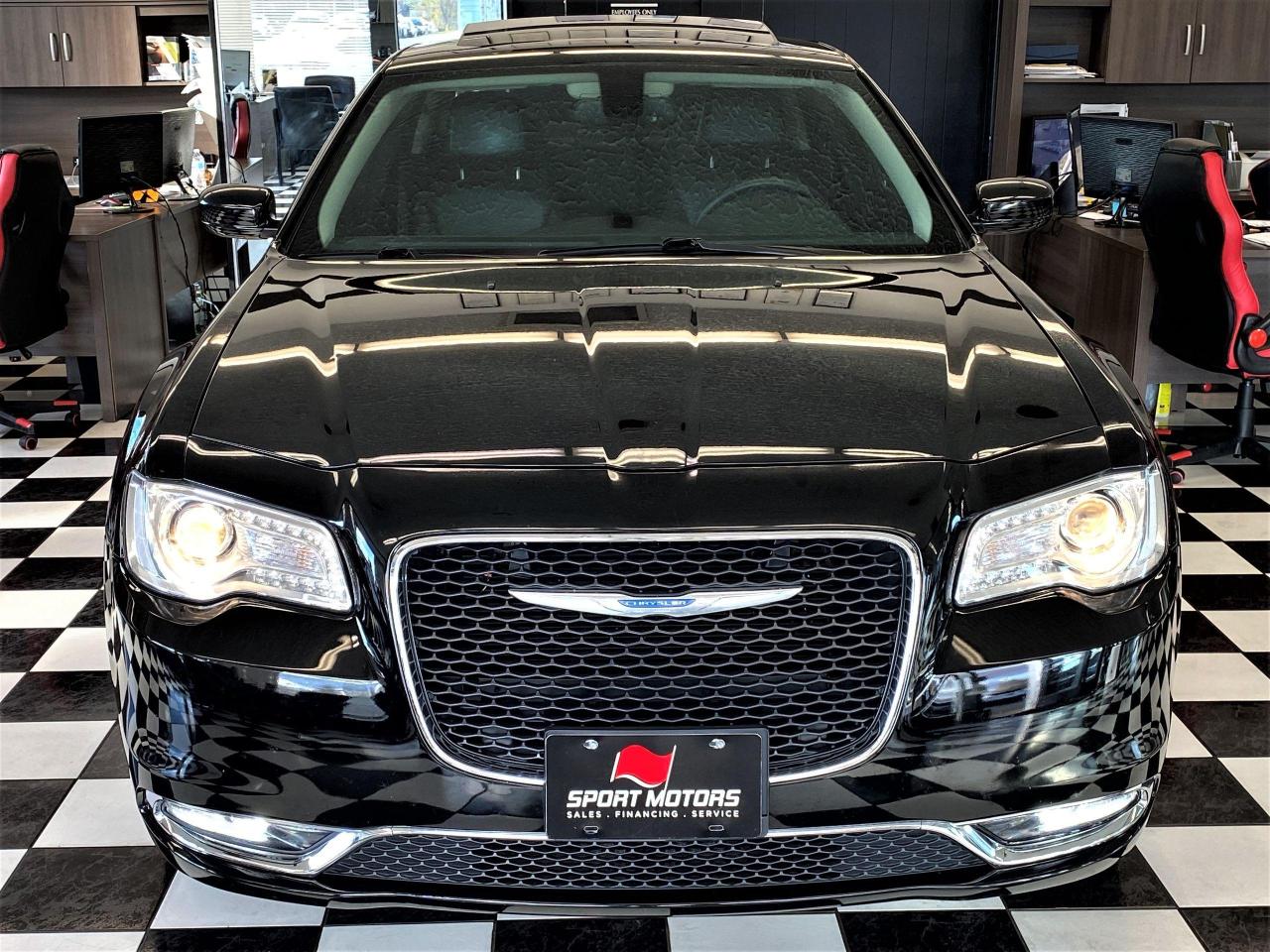 2016 Chrysler 300 Touring AWD+Roof+Leather+Camera+CLEAN CARFAX - Photo #6