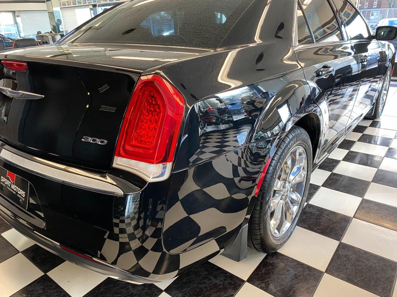 2016 Chrysler 300 Touring AWD+Roof+Leather+Camera+CLEAN CARFAX - Photo #41