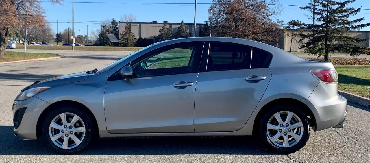 2011 Mazda MAZDA3 GS Photo3