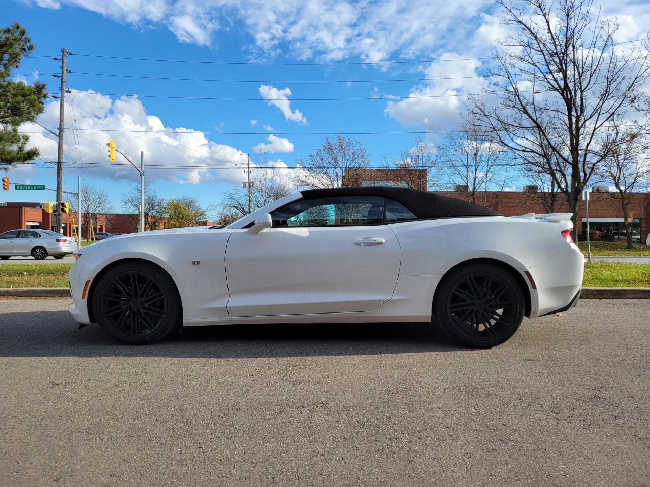 2018 Chevrolet Camaro 1LT Photo2