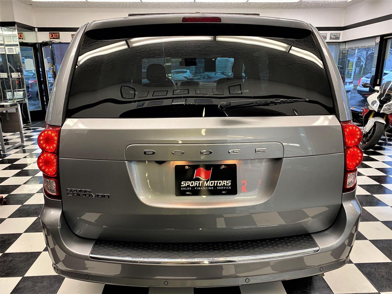 2019 Dodge Grand Caravan SXT Premium Plus StowNGO+DVD+Camera+CLEAN CARFAX Photo71