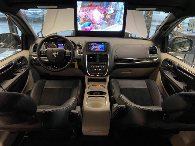 2019 Dodge Grand Caravan SXT Premium Plus StowNGO+DVD+Camera+CLEAN CARFAX Photo8