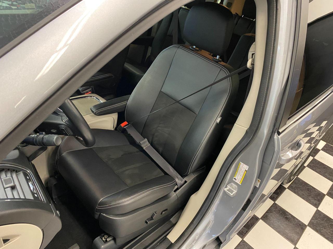 2019 Dodge Grand Caravan SXT Premium Plus StowNGO+DVD+Camera+CLEAN CARFAX Photo88