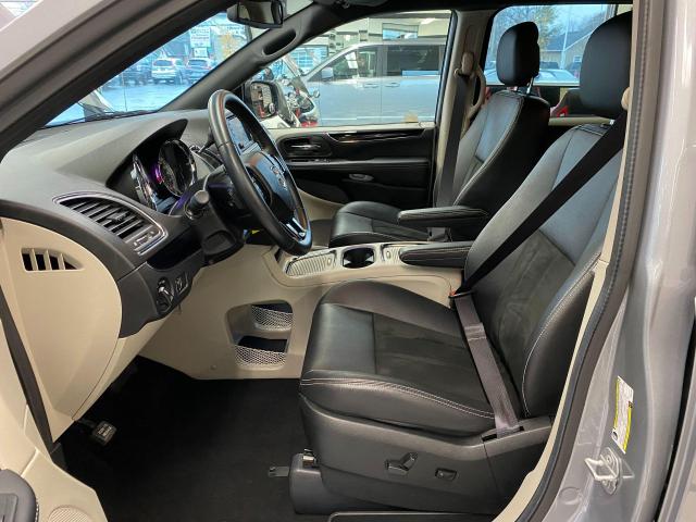 2019 Dodge Grand Caravan SXT Premium Plus StowNGO+DVD+Camera+CLEAN CARFAX Photo21
