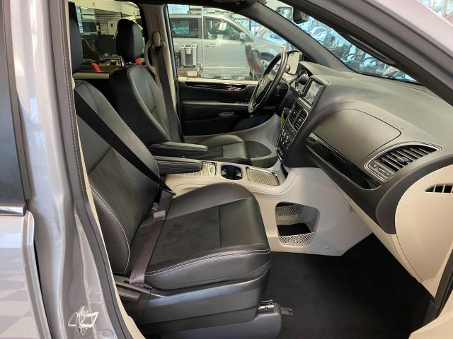 2019 Dodge Grand Caravan SXT Premium Plus StowNGO+DVD+Camera+CLEAN CARFAX Photo23