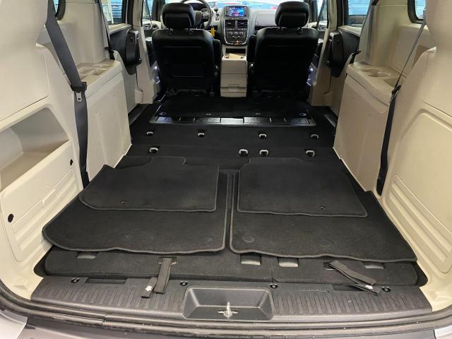 2019 Dodge Grand Caravan SXT Premium Plus StowNGO+DVD+Camera+CLEAN CARFAX Photo28