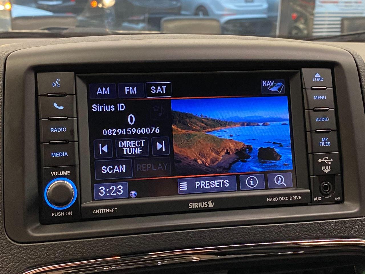 2019 Dodge Grand Caravan SXT Premium Plus StowNGO+DVD+Camera+CLEAN CARFAX Photo98