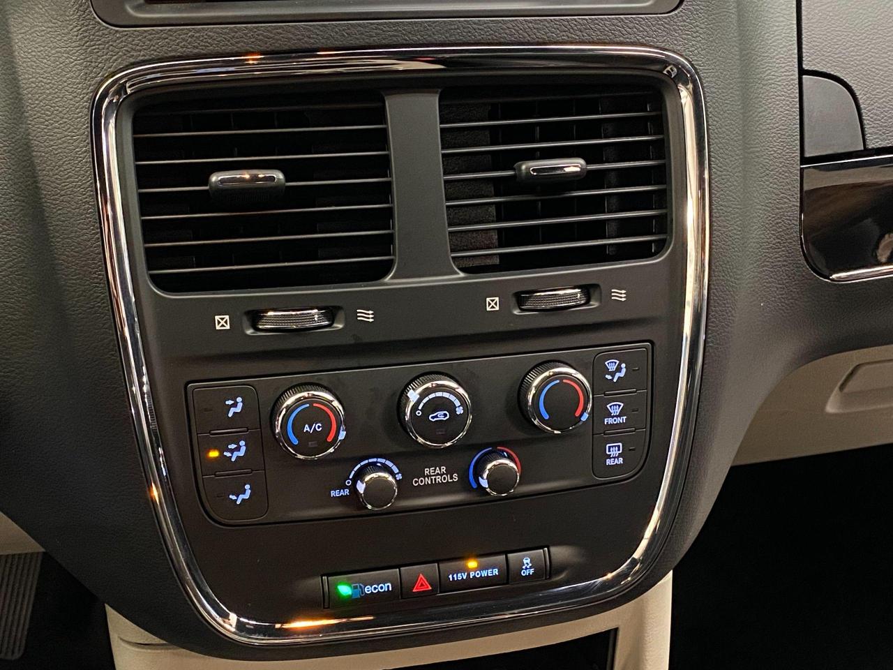 2019 Dodge Grand Caravan SXT Premium Plus StowNGO+DVD+Camera+CLEAN CARFAX Photo102