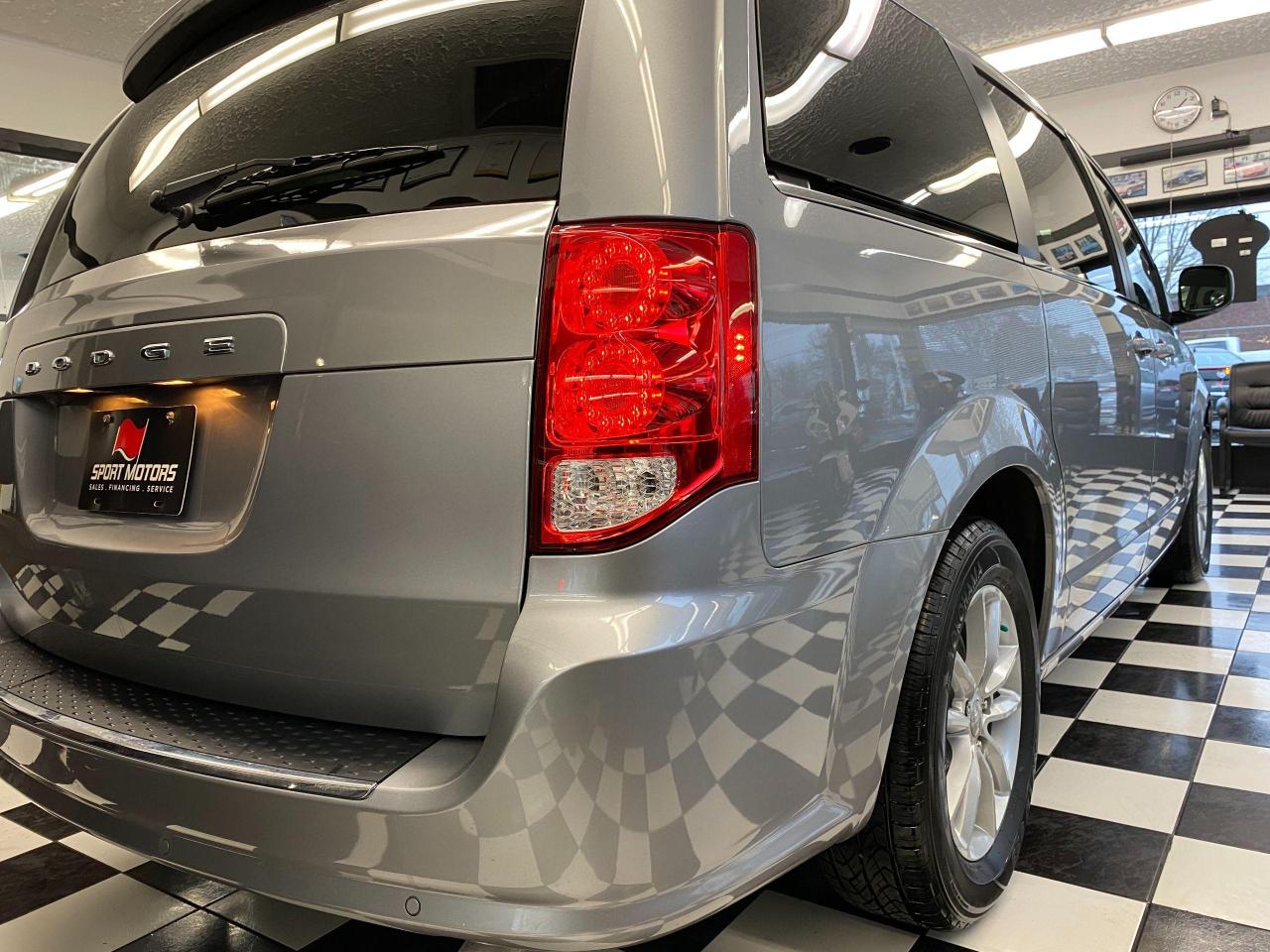 2019 Dodge Grand Caravan SXT Premium Plus StowNGO+DVD+Camera+CLEAN CARFAX Photo109