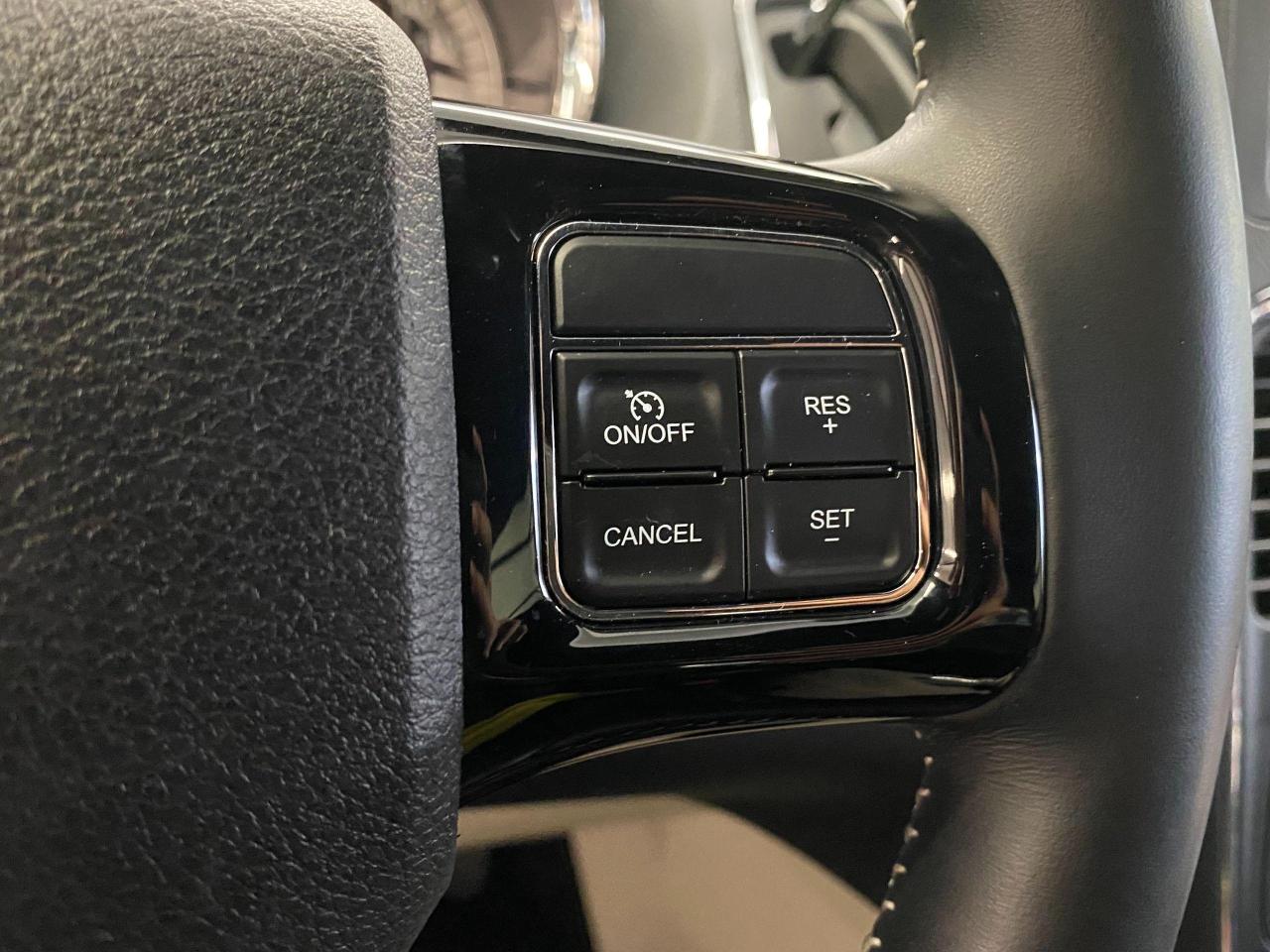 2019 Dodge Grand Caravan SXT Premium Plus StowNGO+DVD+Camera+CLEAN CARFAX Photo119