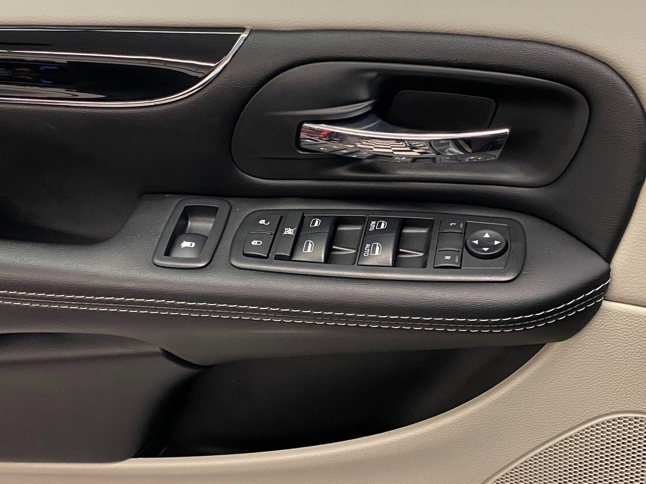 2019 Dodge Grand Caravan SXT Premium Plus StowNGO+DVD+Camera+CLEAN CARFAX Photo123