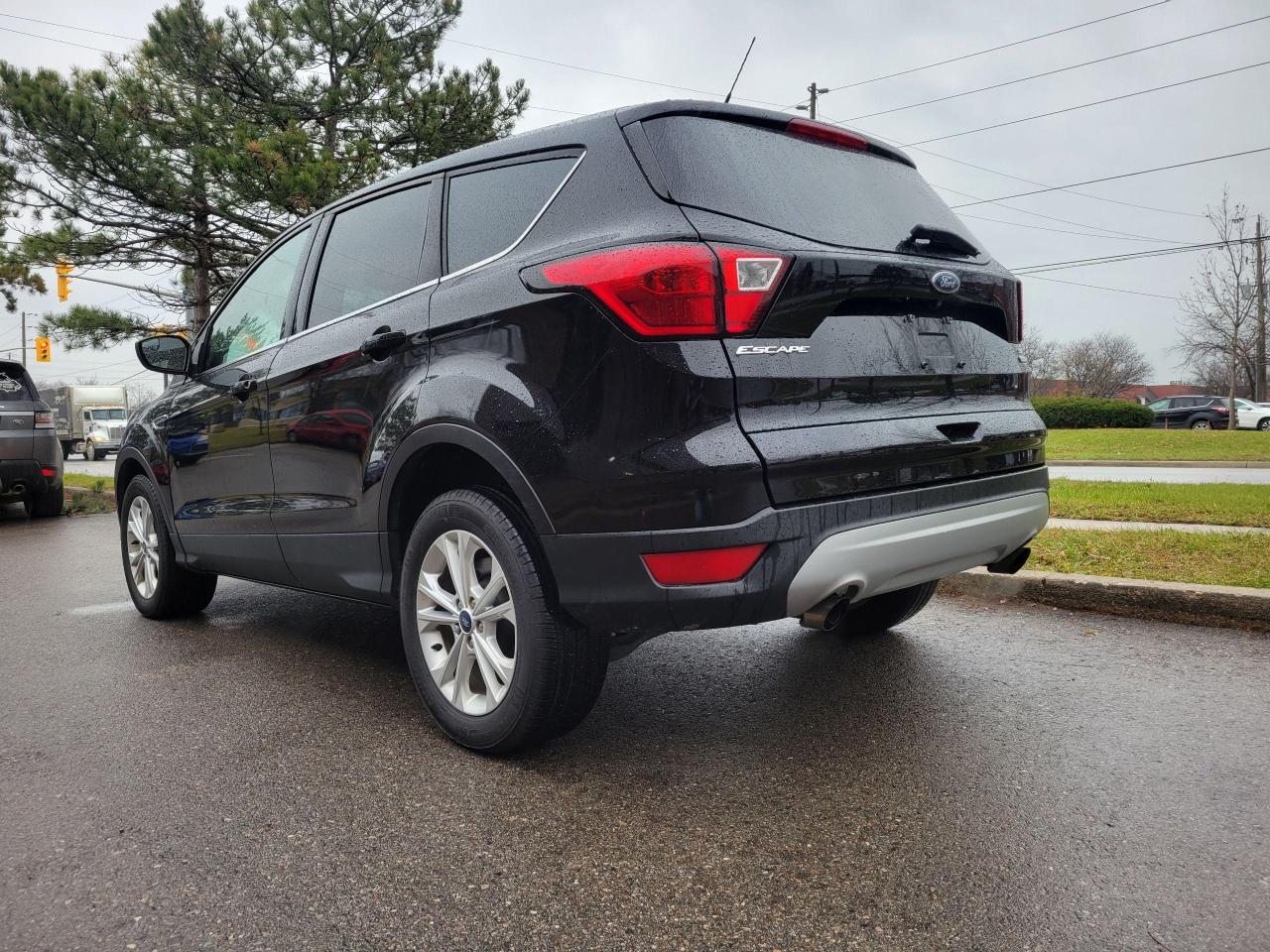 2019 Ford Escape SE Photo3