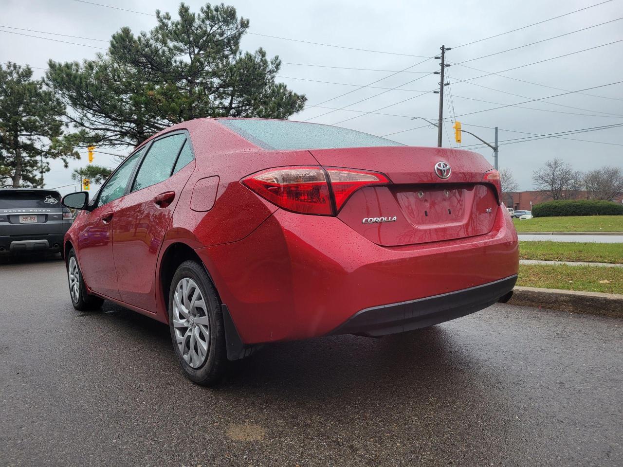 2018 Toyota Corolla CE Photo2