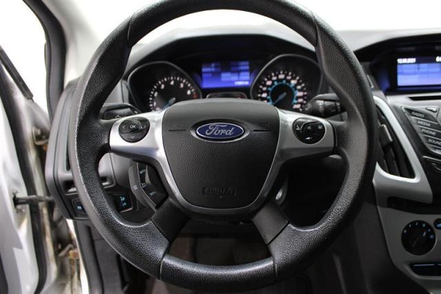 2014 Ford Focus SEDAN SE