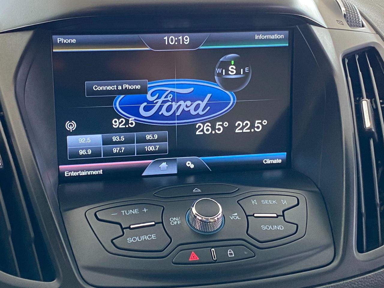 2015 Ford Escape SE+My FordTouch+Leather+Camera+Sensors+CLEANCARFAX - Photo #29