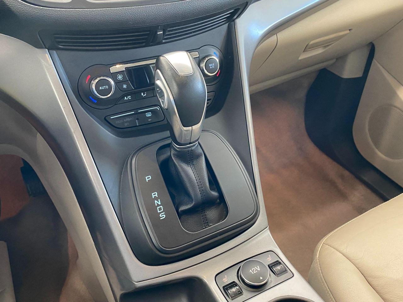 2015 Ford Escape SE+My FordTouch+Leather+Camera+Sensors+CLEANCARFAX - Photo #35