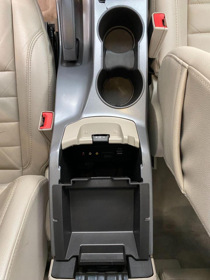 2015 Ford Escape SE+My FordTouch+Leather+Camera+Sensors+CLEANCARFAX Photo118