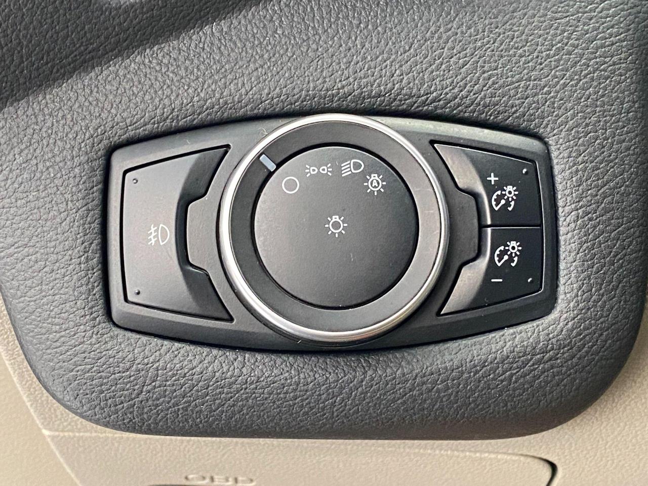 2015 Ford Escape SE+My FordTouch+Leather+Camera+Sensors+CLEANCARFAX Photo55