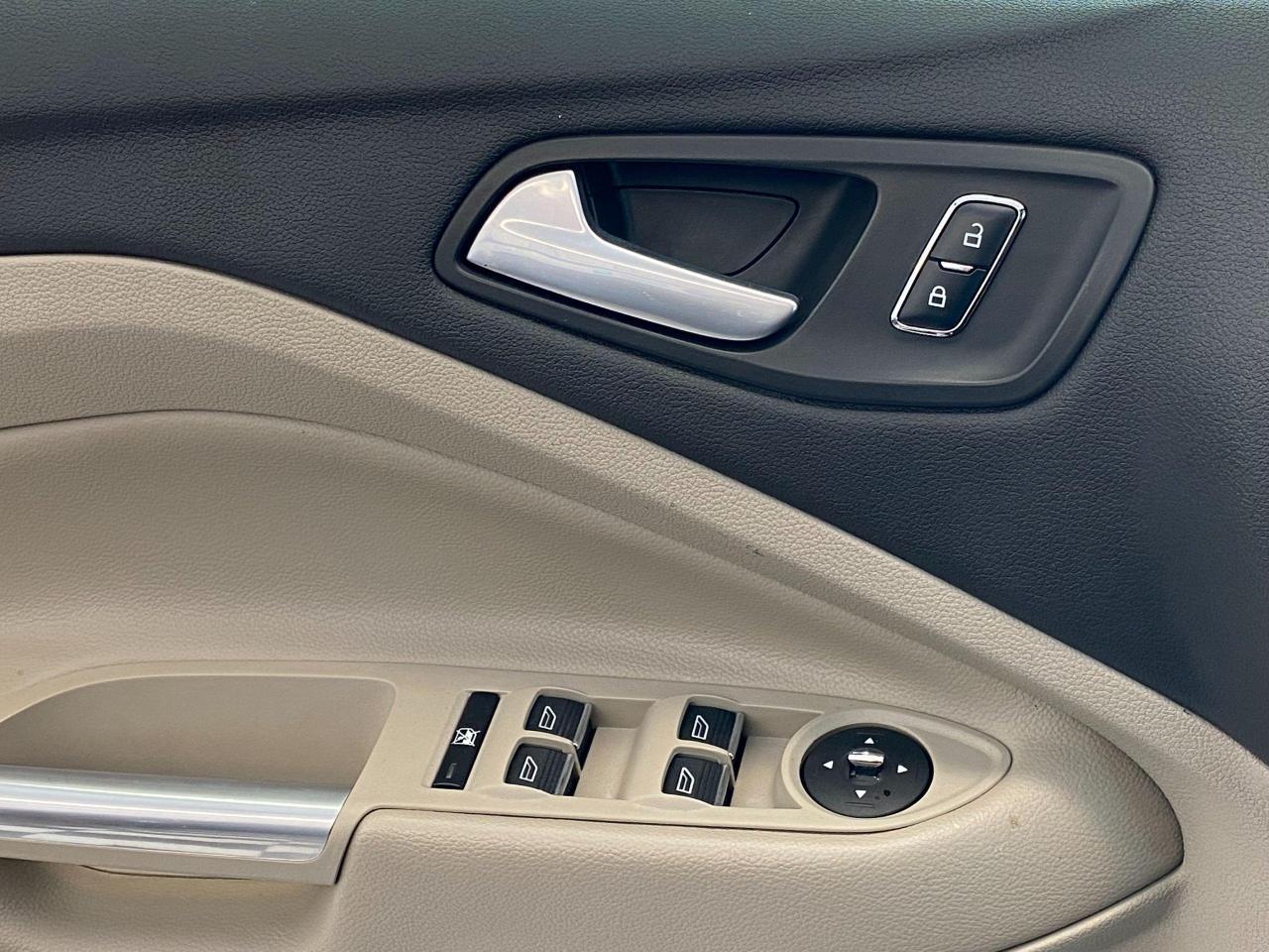 2015 Ford Escape SE+My FordTouch+Leather+Camera+Sensors+CLEANCARFAX - Photo #56