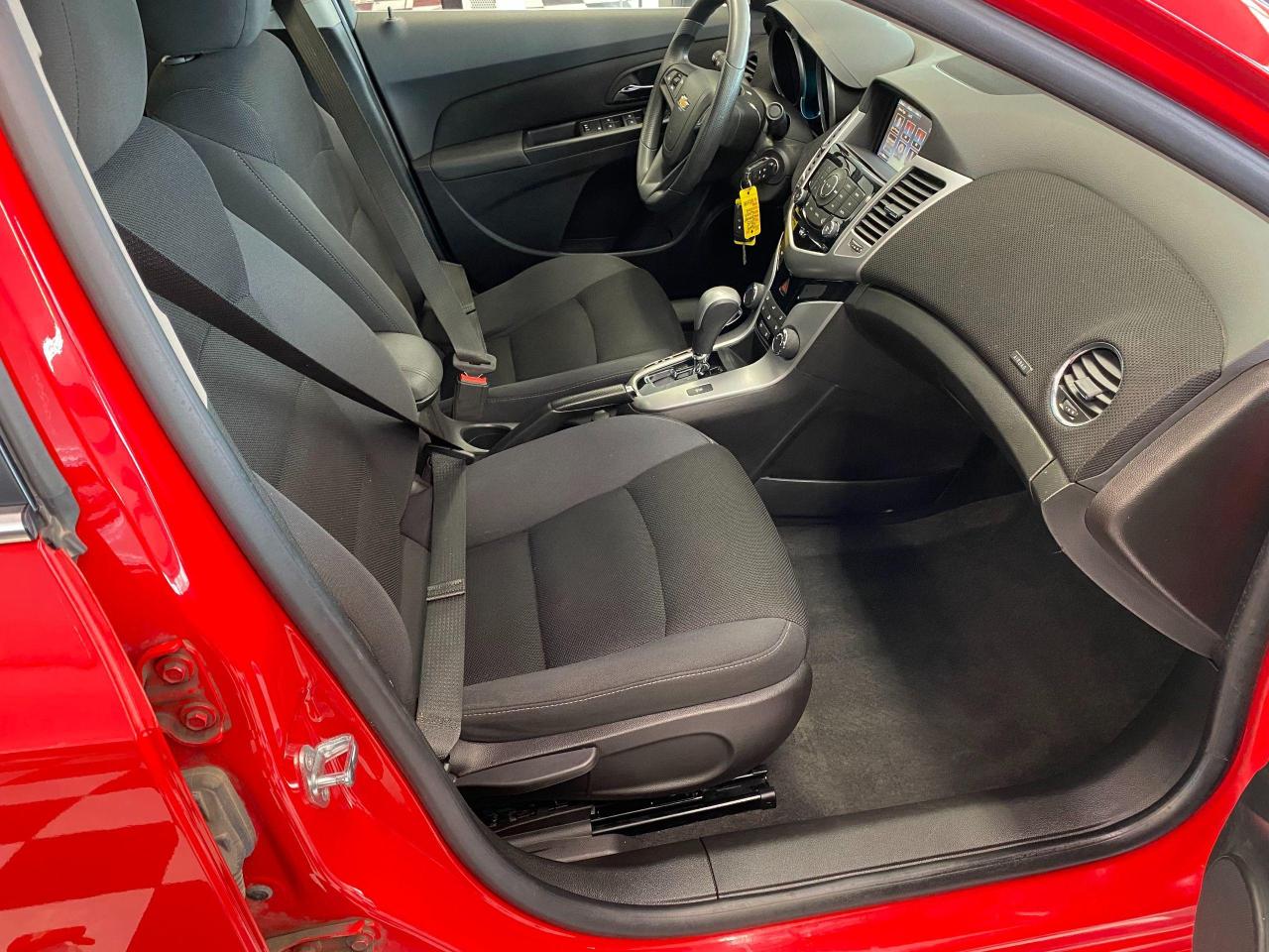 2015 Chevrolet Cruze LT+Camera+Bluetooth+Remote Start+A/C+Cruise Photo86