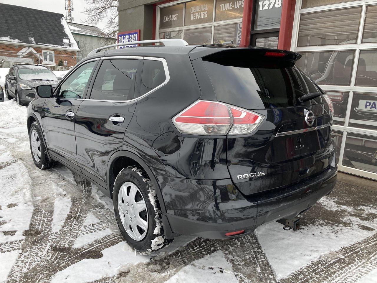 2016 Nissan Rogue S Photo4