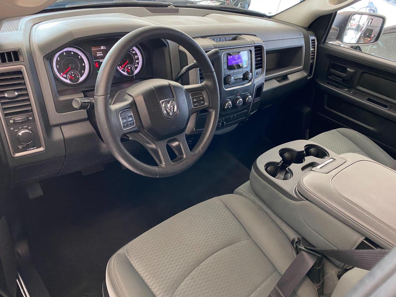 2014 RAM 1500 ST 5.7L V8 HEMI+Cruise+A/C+6 Passenger - Photo #15
