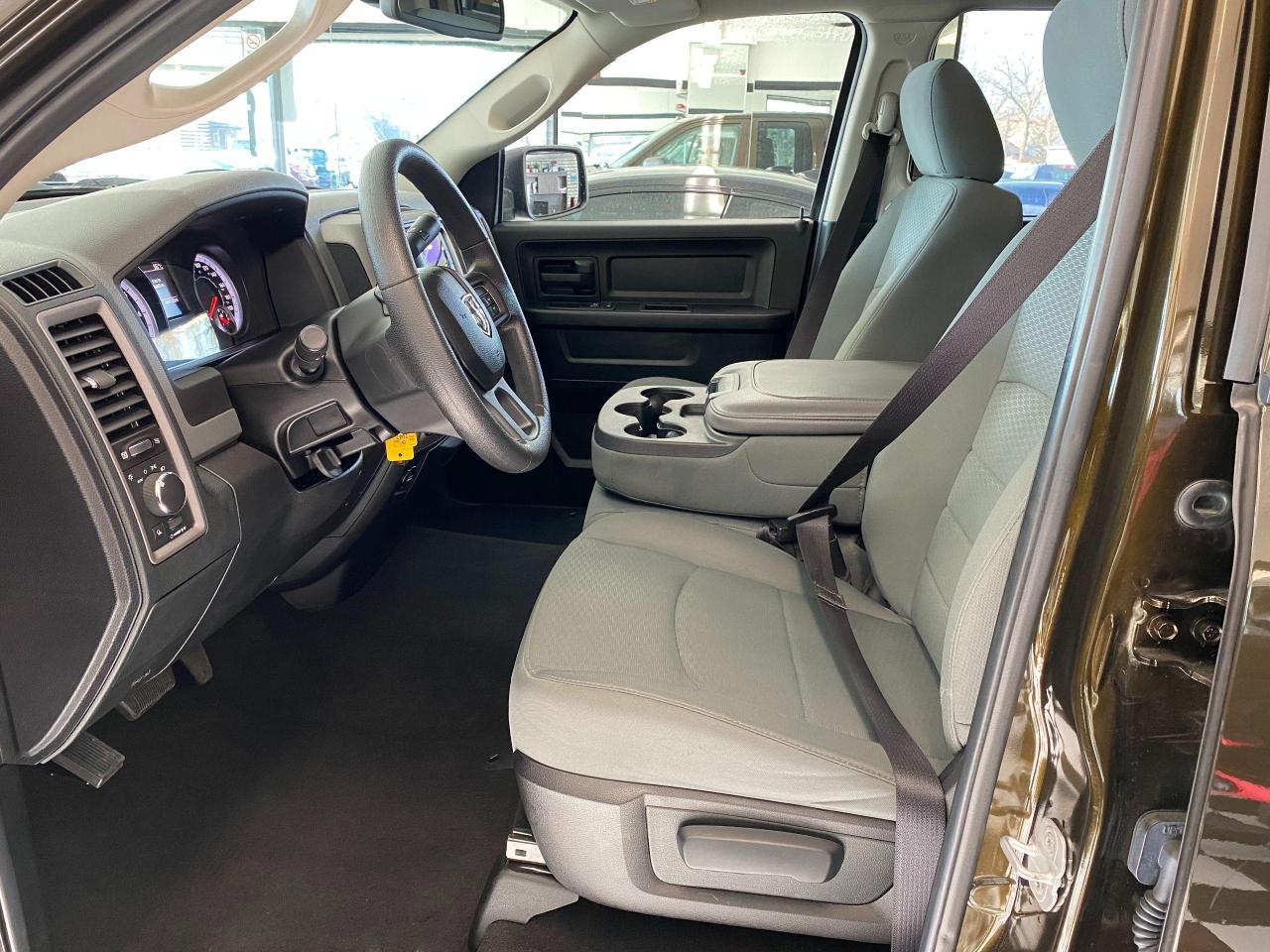 2014 RAM 1500 ST 5.7L V8 HEMI+Cruise+A/C+6 Passenger Photo71