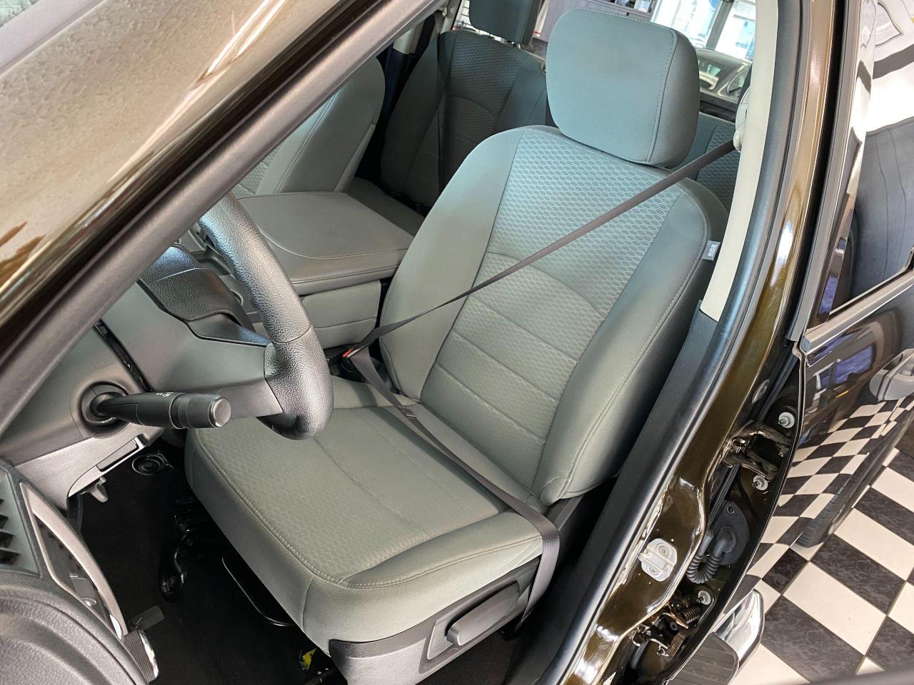 2014 RAM 1500 ST 5.7L V8 HEMI+Cruise+A/C+6 Passenger - Photo #17