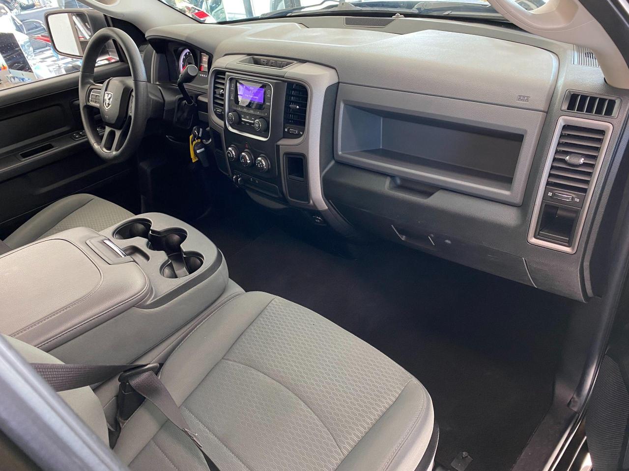2014 RAM 1500 ST 5.7L V8 HEMI+Cruise+A/C+6 Passenger - Photo #18