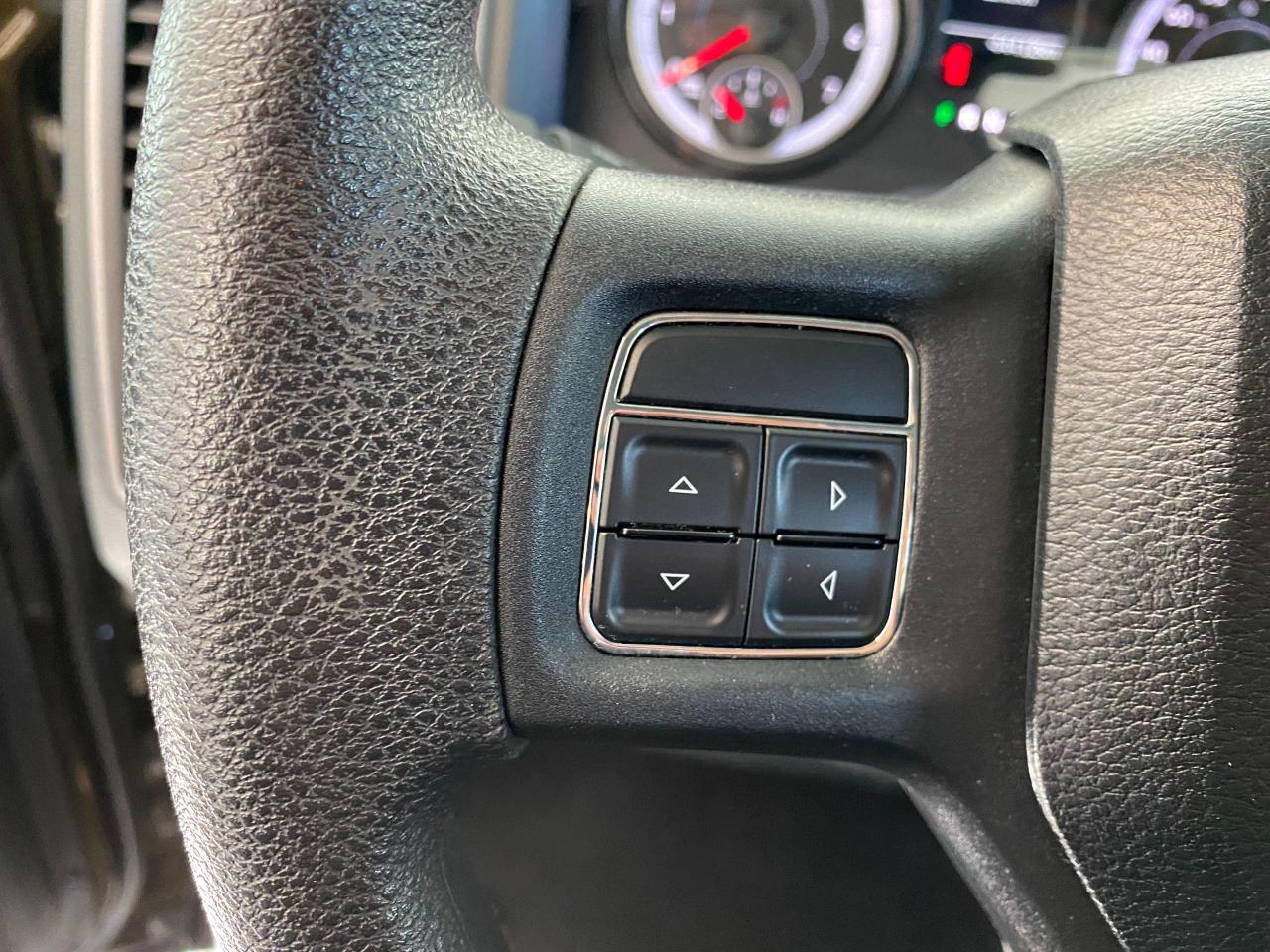 2014 RAM 1500 ST 5.7L V8 HEMI+Cruise+A/C+6 Passenger - Photo #26