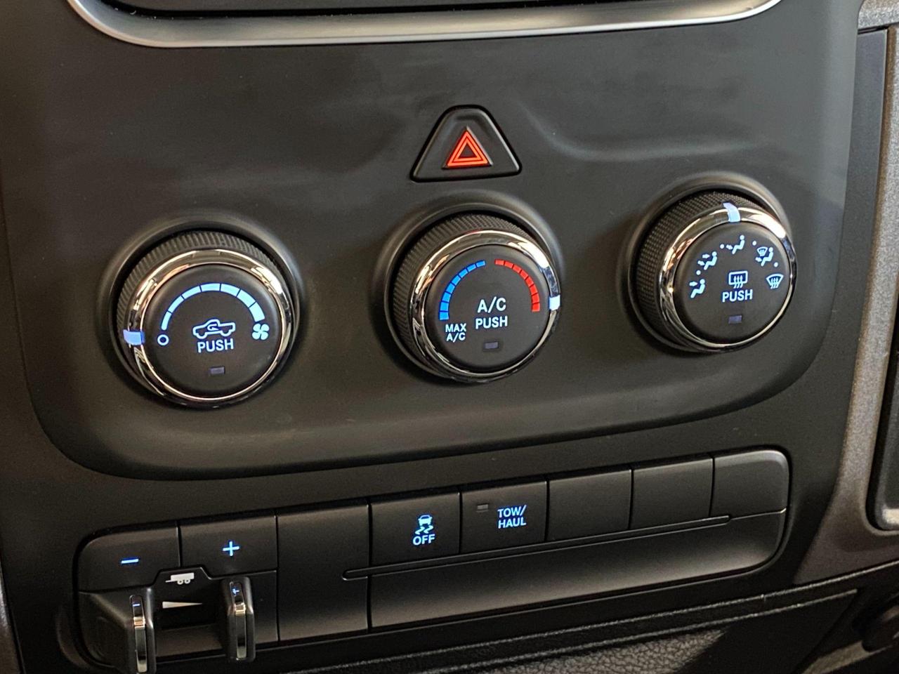 2014 RAM 1500 ST 5.7L V8 HEMI+Cruise+A/C+6 Passenger Photo87