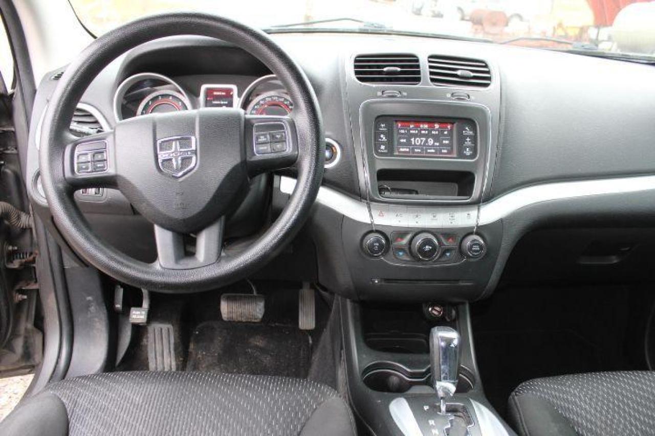 2012 Dodge Journey Canada Value Pkg Photo3