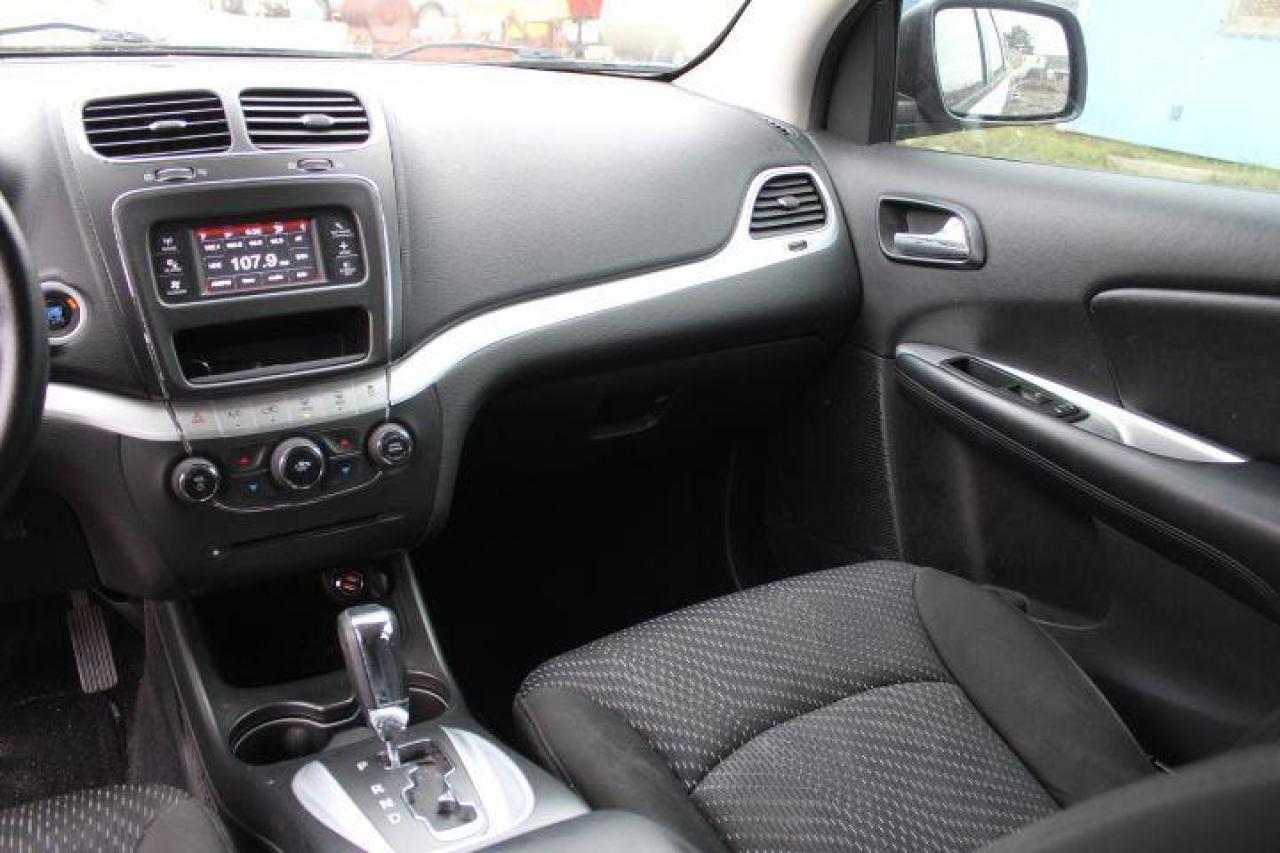 2012 Dodge Journey Canada Value Pkg Photo4
