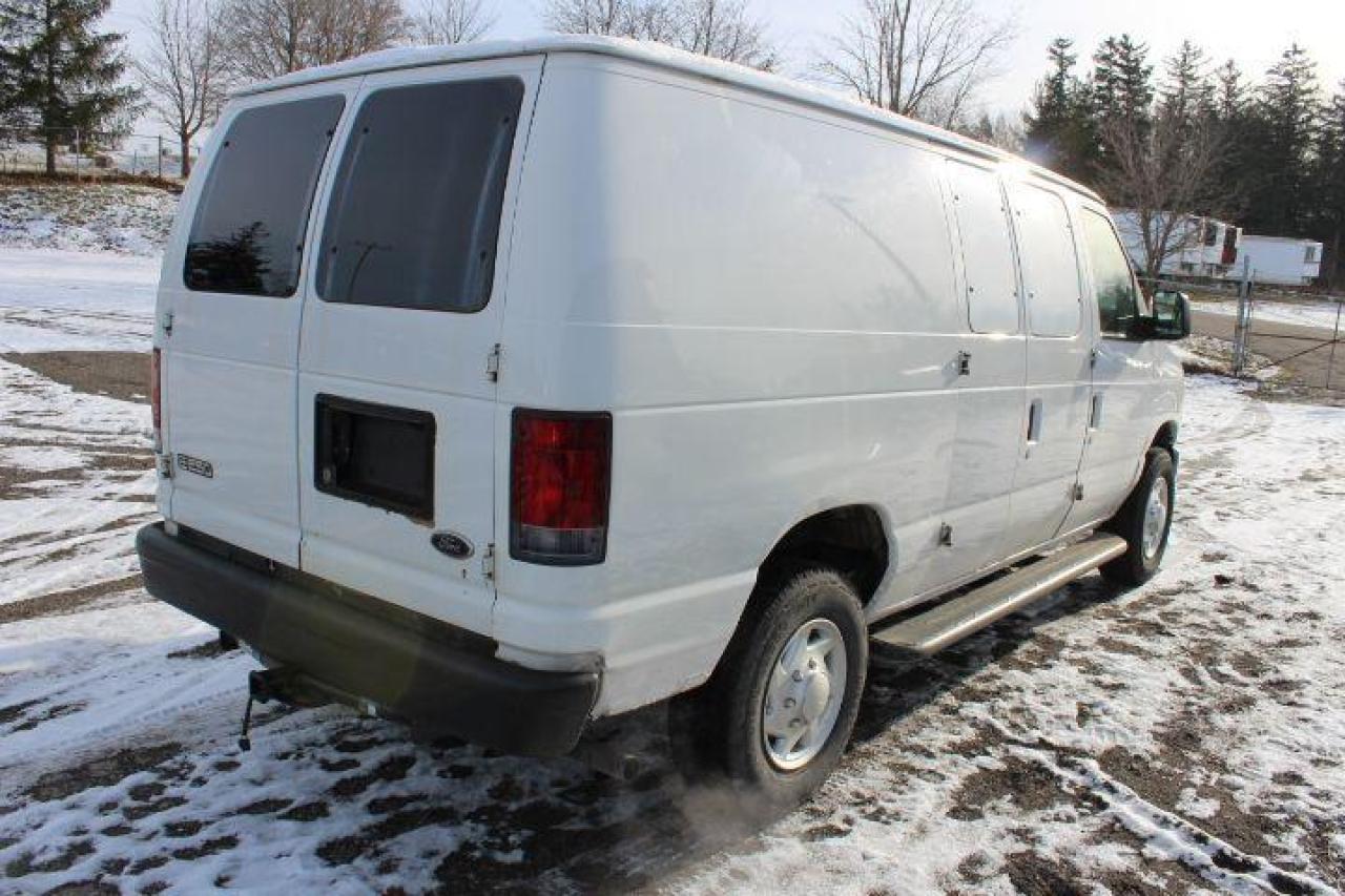 2011 Ford Econoline Commercial Photo2