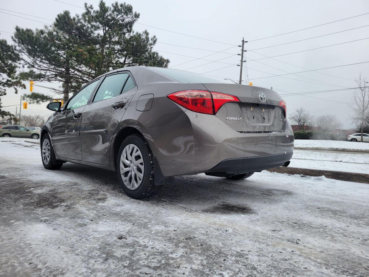 2018 Toyota Corolla CE Photo3