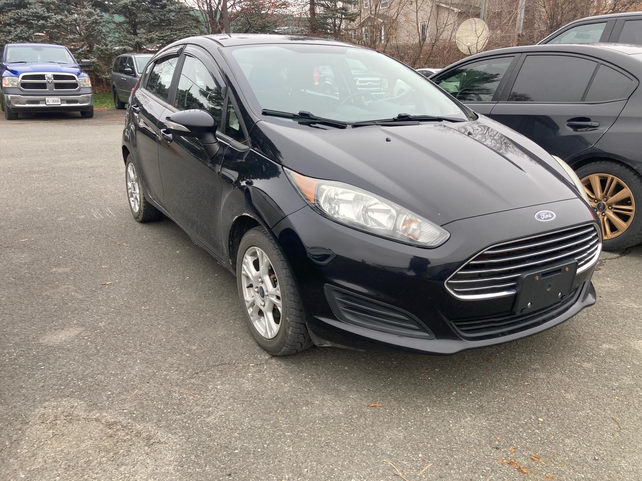 2016 Ford Fiesta SE Photo0