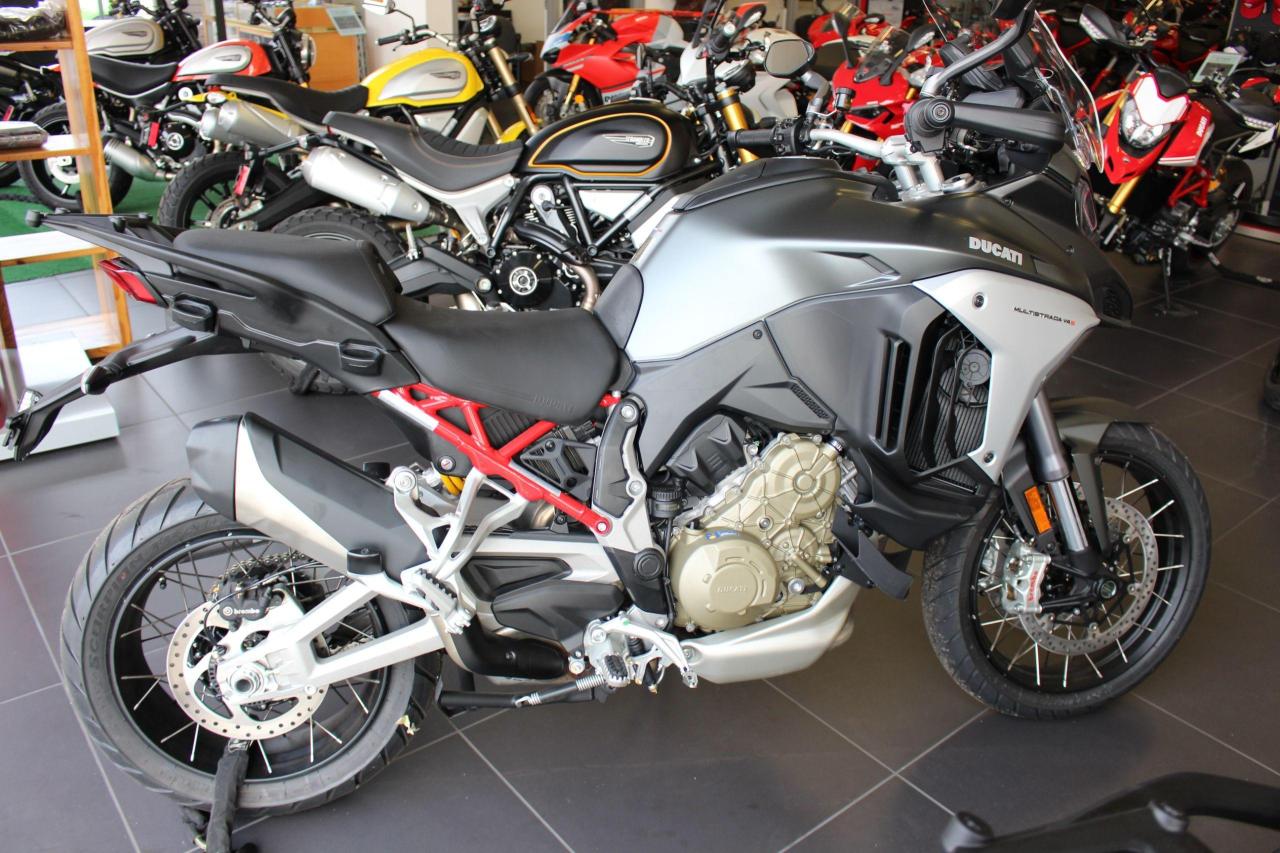 Used 2021 Ducati Multistrada V4S for sale in Oakville, ON
