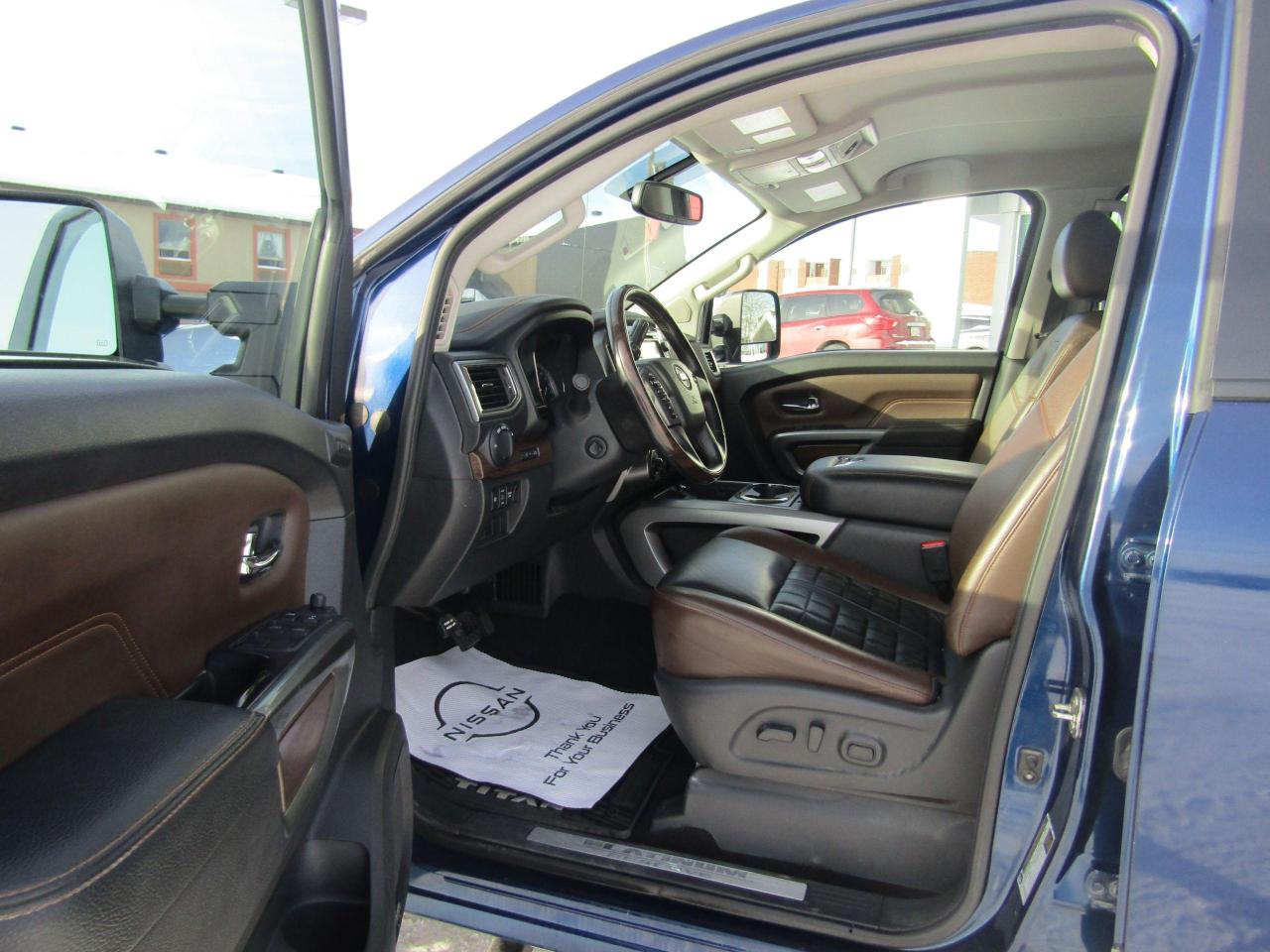 2018 Nissan Titan Platinum Photo